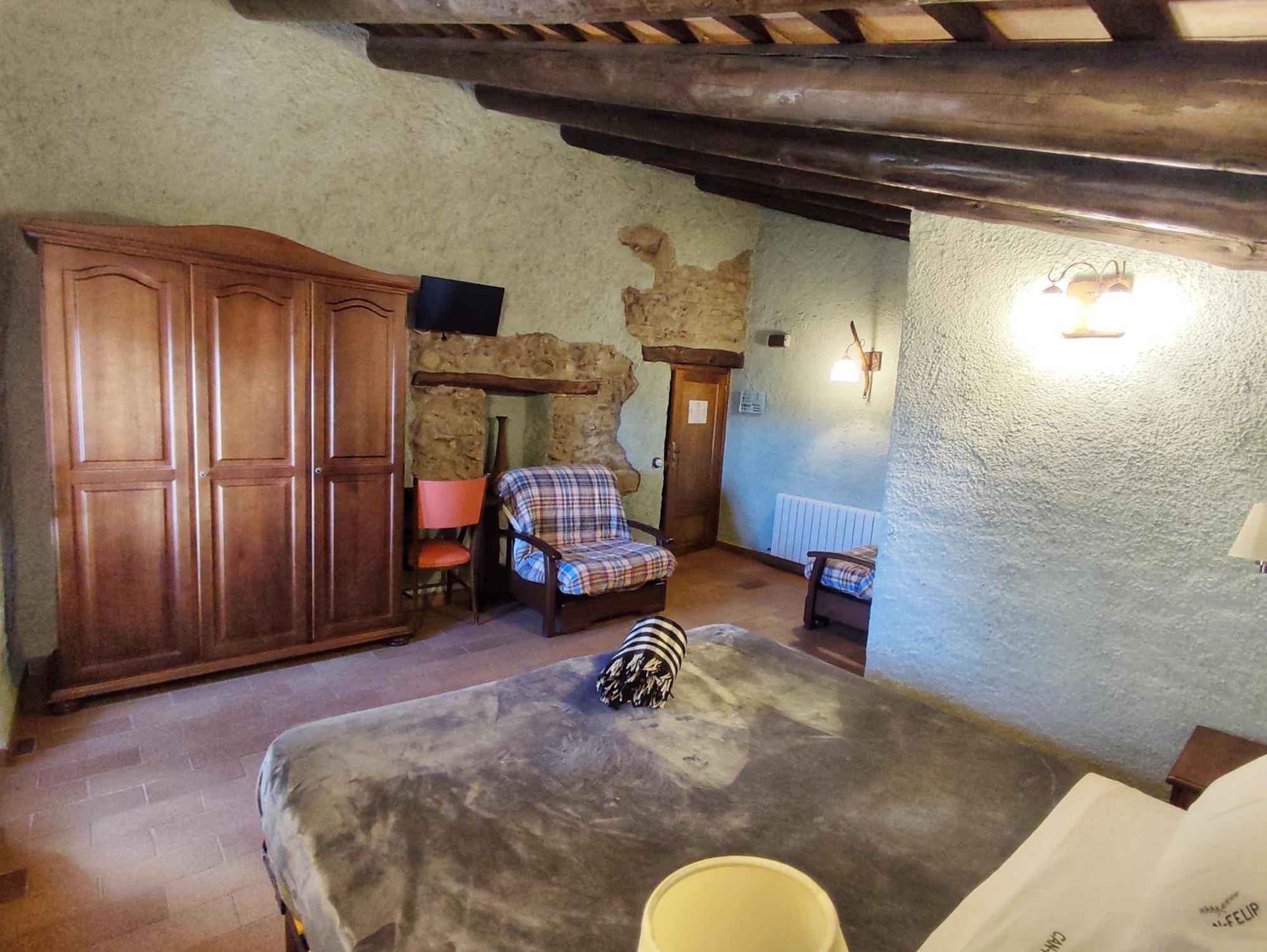 Masia Can Felip Llinars del Valles Bagian luar foto